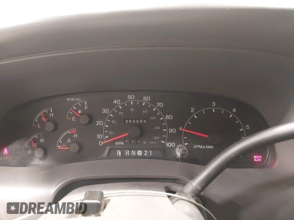 2000 Ford Excursion XLT with VIN 1FMNU41S1YEB10342, listed as a IAAI auction lot 42068928 with 202,584 mi miles and . Bid and sale history available at DreamBid. Image 7.