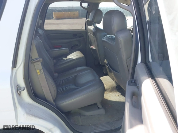 2004 GMC Yukon Denali with VIN 1GKEK63U54J251781, listed as a IAAI auction lot 42099768 with 166,543 mi miles. Bid and sale history available at carsss.com. Image 8.