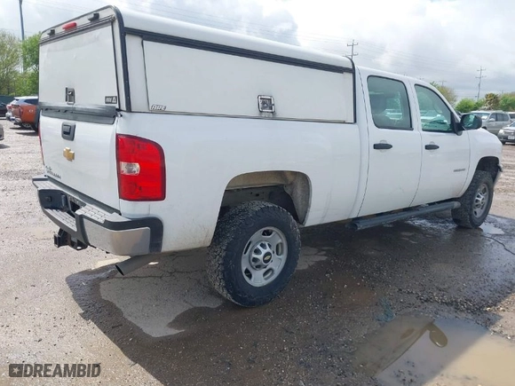 2014 Chevrolet Silverado 2500HD Work Truck with VIN 1GC1CVCG9EF130994, listed as a IAAI auction lot 41888918 with 133,221 mi miles. Bid and sale history available at carsss.com. Image 4.