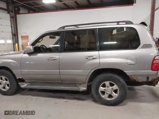 2001 Toyota Land Cruiser with VIN JTEHT05J312009269, listed as a IAAI auction lot 41921927 with 252,176 mi miles. Bid and sale history available at carsss.com. Image 14.