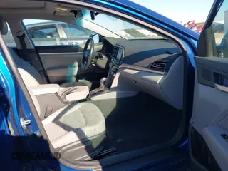 2020 Hyundai Elantra Value Edition z VIN 5NPD84LFXLH566501, wystawiony jako IAAI lot #42205766 z przebiegiem 155 162 mil mil oraz . Historia ofert i sprzedaży dostępna na DreamBid. Obrazek 5.