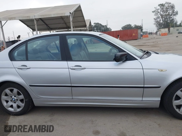 2004 BMW 3 Series 325i with VIN WBAAZ33464KP85402, listed as a IAAI auction lot 42643413 with 48,706 mi miles and . Bid and sale history available at DreamBid. Image 13.