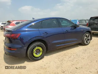 2022 Audi e-tron Sportback S line Premium z VIN WA11AAGE6NB023281, wystawiony jako Copart lot #51714255 z przebiegiem 44 719 mil mil oraz Czysty tytuł • Clean title. Historia ofert i sprzedaży dostępna na DreamBid. Obrazek 3.