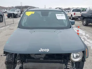 2018 Jeep Renegade Latitude with VIN ZACCJABB6JPJ06962, listed as a IAAI auction lot 41277869 with 87,915 mi miles. Bid and sale history available at carsss.com. Image 13.