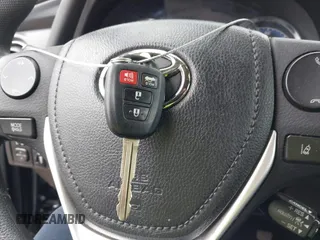 2018 Toyota Corolla L z VIN 2T1BURHE2JC080104, wystawiony jako IAAI lot #42354484 z przebiegiem 35 635 mil mil oraz . Historia ofert i sprzedaży dostępna na DreamBid. Obrazek 11.
