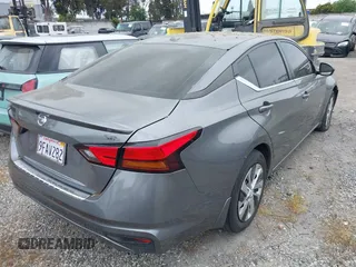 2022 Nissan Altima 2.5 SR with VIN 1N4BL4CV1NN412121, listed as a IAAI auction lot 42086036 with 36,706 mi miles. Bid and sale history available at carsss.com. Image 4.