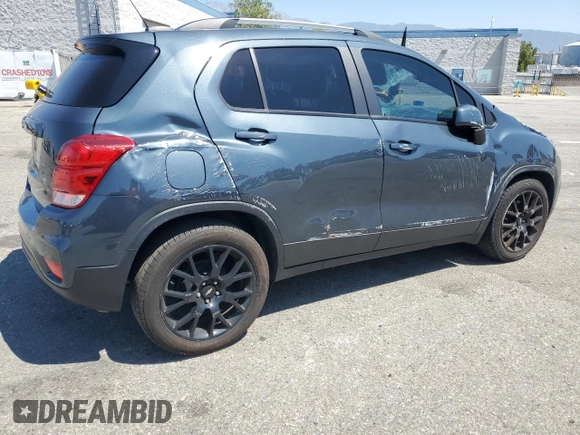 2022 Chevrolet Trax LT z VIN KL7CJLSMXNB512269, wystawiony jako Copart lot #58985375 z przebiegiem 20 906 mil mil oraz Szkoda całkowita • Salvage title. Historia ofert i sprzedaży dostępna na DreamBid. Obrazek 3.