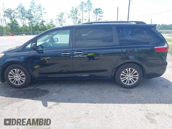 2015 Toyota Sienna XLE with VIN 5TDYK3DC9FS566344, listed as a IAAI auction lot 42049288 with 154,337 mi miles. Bid and sale history available at carsss.com. Image 14.