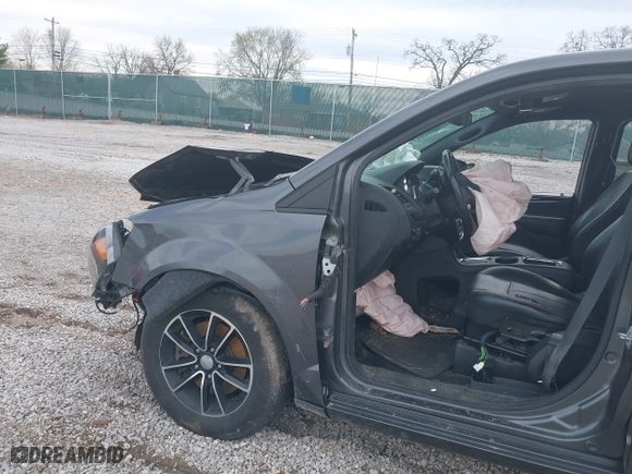 2018 Dodge Grand Caravan GT with VIN 2C4RDGEG8JR220956, listed as a IAAI auction lot 41828202 with 149,386 mi miles. Bid and sale history available at carsss.com. Image 18.