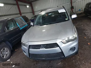 2011 Mitsubishi Outlander ES with VIN JA4AS2AW4BU025549, listed as a IAAI auction lot 41837460 with 98,647 mi miles. Bid and sale history available at carsss.com. Image 12.