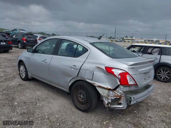 2016 Nissan Versa S with VIN 3N1CN7AP8GL883199, listed as a IAAI auction lot 42005328 with 40,659 mi miles. Bid and sale history available at carsss.com. Image 3.