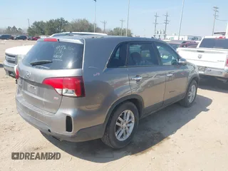2015 Kia Sorento LX with VIN 5XYKT4A66FG625788, listed as a IAAI auction lot 41692243 with 131,182 mi miles. Bid and sale history available at carsss.com. Image 4.