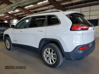 2017 Jeep Cherokee Latitude with VIN 1C4PJLCB9HW667975, listed as a Copart auction lot 62476195 with 189,332 mi miles and Clean title. Bid and sale history available at DreamBid. Image 2.