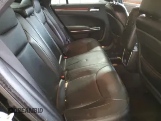 2013 Chrysler 300 z VIN 2C3CCAAG8DH727074, wystawiony jako Copart lot #55718345 z przebiegiem 92 228 mil mil oraz Szkoda całkowita • Salvage title. Historia ofert i sprzedaży dostępna na DreamBid. Obrazek 10.