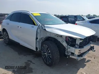 2025 Lexus RX 350h z VIN 2T2BBMCA7SC071814, wystawiony jako IAAI lot #42322360 z przebiegiem 4 112 mil mil oraz . Historia ofert i sprzedaży dostępna na DreamBid. Obrazek 1.