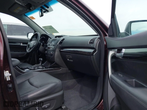 2015 Kia Sorento EX with VIN 5XYKU4A72FG628631, listed as a IAAI auction lot 41802719 with 69,888 mi miles. Bid and sale history available at carsss.com. Image 5.