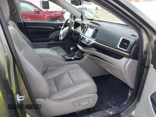 2015 Toyota Highlander Limited z VIN 5TDDKRFH4FS182238, wystawiony jako IAAI lot #42148619 z przebiegiem 136 788 mil mil oraz . Historia ofert i sprzedaży dostępna na DreamBid. Obrazek 5.