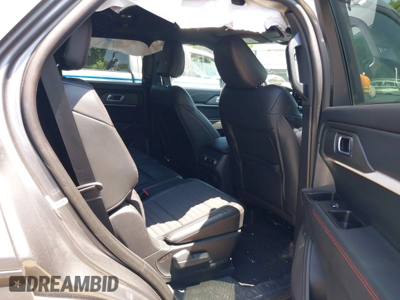 2025 Ford Explorer ST-Line with VIN 1FMUK8KH7SGB37620, listed as a IAAI auction lot 42553038 with 8,067 mi miles and . Bid and sale history available at DreamBid. Image 8.