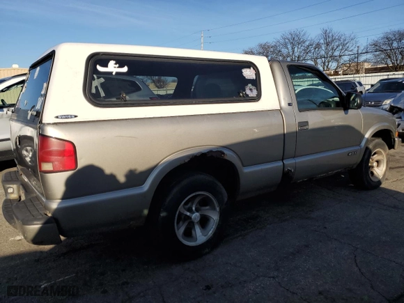 2000 Chevrolet S-10 LS with VIN 1GCCS1444YK108860, listed as a Copart auction lot 85154724 with 378,810 mi miles and Clean Title. Bid and sale history available at carsss.com. Image 3.