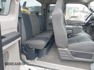 2010 Ford F-250 XL z VIN 1FTSX2BR7AEA40057, wystawiony jako IAAI lot #41498128 z przebiegiem 90 166 mil mil oraz . Historia ofert i sprzedaży dostępna na DreamBid. Obrazek 8.