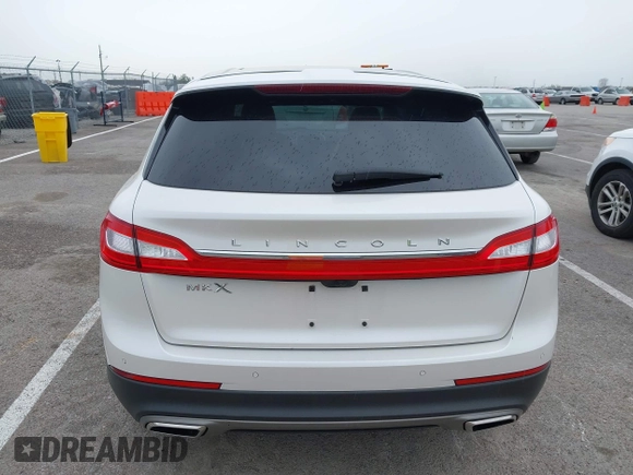2016 Lincoln MKX Reserve with VIN 2LMTJ6LR3GBL37889, listed as a IAAI auction lot 41951540 with 43,644 mi miles. Bid and sale history available at carsss.com. Image 17.