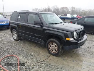 2016 Jeep Patriot Sport z VIN 1C4NJPBAXGD735637, wystawiony jako IAAI lot #41745803 z przebiegiem 160 229 mil mil oraz . Historia ofert i sprzedaży dostępna na DreamBid. Obrazek 1.