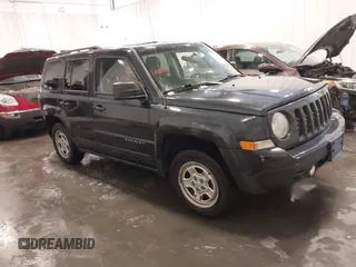 2015 Jeep Patriot Altitude with VIN 1C4NJRBBXFD102560, listed as a IAAI auction lot 42260925 with 183,056 mi miles and . Bid and sale history available at DreamBid. Image 1.