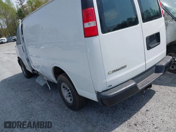 2018 Chevrolet Express Cargo Van with VIN 1GCWGAFP3J1270397, listed as a IAAI auction lot 41935825 with 1 mi miles. Bid and sale history available at carsss.com. Image 3.