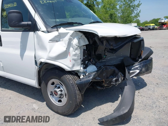 2025 GMC Savana Cargo z VIN 1GTW7AFP7S1140785, wystawiony jako IAAI lot #42340032 z przebiegiem 585 mil mil oraz . Historia ofert i sprzedaży dostępna na DreamBid. Obrazek 6.