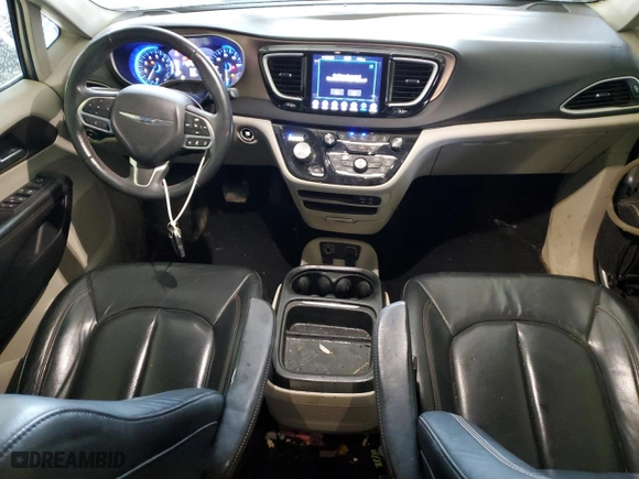 2018 Chrysler Pacifica Touring L with VIN 2C4RC1BG5JR210616, listed as a Copart auction lot 49038345 with 187,158 mi miles and Salvage Title. Bid and sale history available at carsss.com. Image 8.
