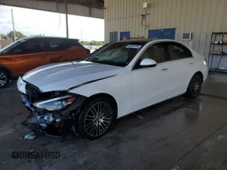 2022 Mercedes-Benz C 300 with VIN W1KAF4GB1NR055289, listed as a Copart auction lot 42444195 with 27,610 mi miles and Salvage Title. Bid and sale history available at DreamBid. Image 1.