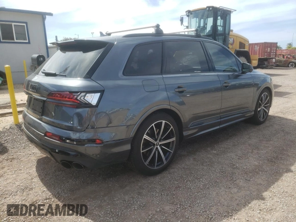 2022 Audi SQ7 Prestige z VIN WA1VWBF78ND005333, wystawiony jako Copart lot #45151024 z przebiegiem 12 813 mil mil oraz Czysty tytuł • Clean title. Historia ofert i sprzedaży dostępna na DreamBid. Obrazek 3.