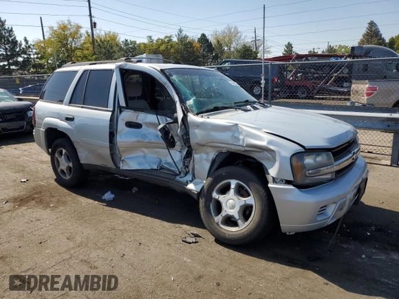 2007 Chevrolet TrailBlazer LS with VIN 1GNDT13S772262485, listed as a Copart auction lot 74128274 with 154,369 mi miles and Non Repairable. Bid and sale history available at carsss.com. Image 4.