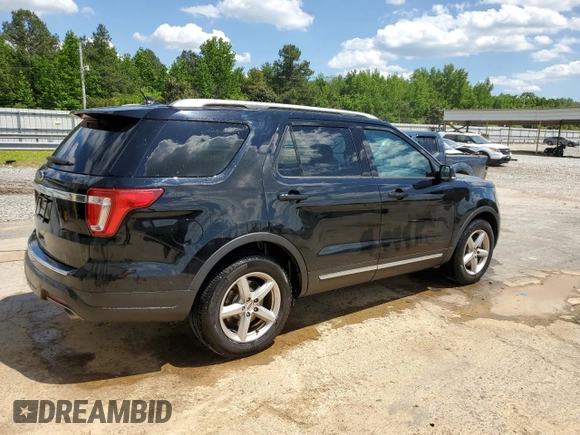 2018 Ford Explorer XLT with VIN 1FM5K7D82JGB94480, listed as a Copart auction lot 55588825 with 98,901 mi miles and Salvage title. Bid and sale history available at DreamBid. Image 3.