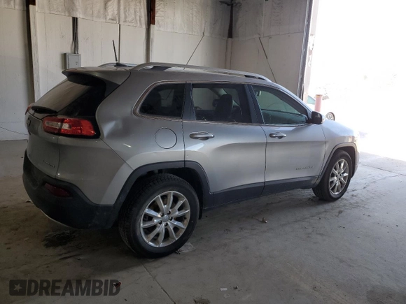 2017 Jeep Cherokee Limited with VIN 1C4PJMDB4HW543326, listed as a Copart auction lot 46492365 with 121,668 mi miles and Salvage title. Bid and sale history available at DreamBid. Image 3.
