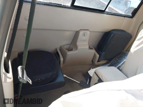 2004 Ford Ranger XL Fleet с VIN 1FTYR44U04PA06195, выставлен на аукционе IAAI как лот 41819846 с пробегом 181 954 миль миль и . История ставок и продаж доступна на DreamBid. Изображение 8.