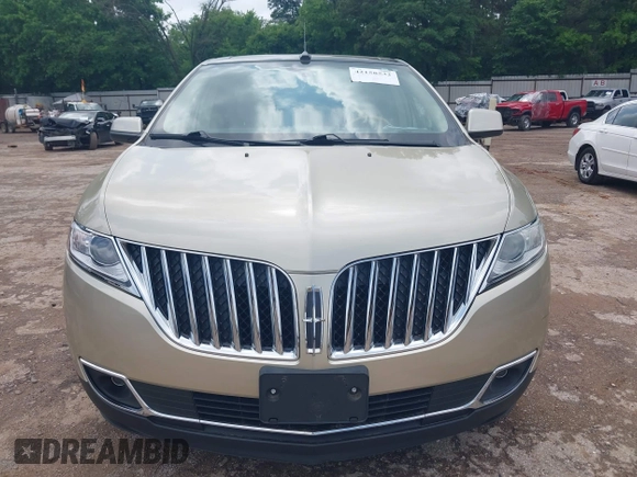 2011 Lincoln MKX with VIN 2LMDJ6JK5BBJ22825, listed as a IAAI auction lot 42158532 with 87,513 mi miles. Bid and sale history available at carsss.com. Image 6.