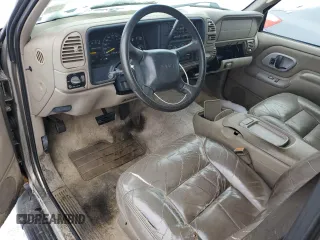 1999 GMC Suburban with VIN 3GKGK26J7XG537043, listed as a Copart auction lot 44683575 with 196,124 mi miles and Salvage Title. Bid and sale history available at carsss.com. Image 8.