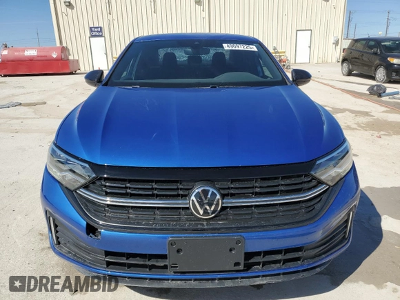 2024 Volkswagen Jetta Sport with VIN 3VWBM7BU2RM008260, listed as a Copart auction lot 49097225 with 4,820 mi miles and Clean title. Bid and sale history available at DreamBid. Image 5.