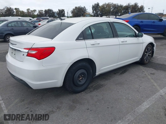 2012 Chrysler 200 Touring with VIN 1C3CCBBG2CN264035, listed as a IAAI auction lot 42047608 with 225,234 mi miles. Bid and sale history available at carsss.com. Image 4.