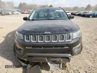 2019 Jeep Compass Latitude z VIN 3C4NJCBB5KT652654, wystawiony jako Copart lot #49722665 z przebiegiem 97 163 mil mil oraz Szkoda całkowita • Salvage title. Historia ofert i sprzedaży dostępna na DreamBid. Obrazek 5.