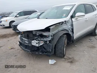 2018 Lincoln MKC Reserve с VIN 5LMCJ3C92JUL15133, выставлен на аукционе IAAI как лот 41416991 с пробегом 65 296 миль миль и . История ставок и продаж доступна на DreamBid. Изображение 18.