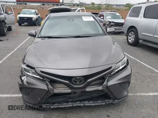2020 Toyota Camry SE z VIN 4T1G11AK2LU989218, wystawiony jako IAAI lot #42204901 z przebiegiem 83 147 mil mil oraz . Historia ofert i sprzedaży dostępna na DreamBid. Obrazek 12.