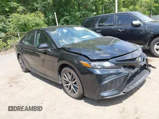 2023 Toyota Camry SE z VIN 4T1G11AK2PU161112, wystawiony jako IAAI lot #42463716 z przebiegiem 43 883 mil mil oraz . Historia ofert i sprzedaży dostępna na DreamBid. Obrazek 1.