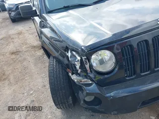 2007 Jeep Patriot Sport with VIN 1J8FF28W97D267050, listed as a IAAI auction lot 41793288 with 132,743 mi miles and . Bid and sale history available at DreamBid. Image 6.