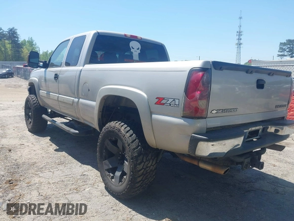 2004 Chevrolet Silverado 1500 Z71 with VIN 2GCEK19T941226969, listed as a IAAI auction lot 42036703 with 247,953 mi miles. Bid and sale history available at carsss.com. Image 3.