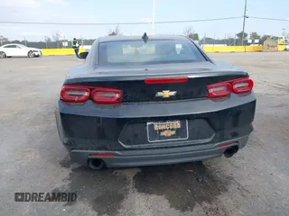 2019 Chevrolet Camaro 1LS with VIN 1G1FB1RX8K0122515, listed as a IAAI auction lot 41461519 with 118,339 mi miles. Bid and sale history available at carsss.com. Image 16.