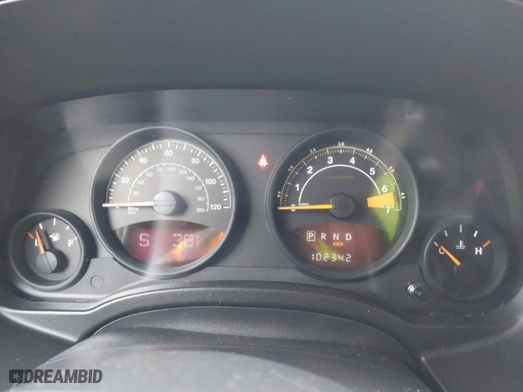 2014 Jeep Patriot Latitude with VIN 1C4NJRFB7ED718239, listed as a IAAI auction lot 41871772 with 102,342 mi miles. Bid and sale history available at carsss.com. Image 7.