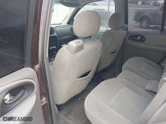 2007 Chevrolet TrailBlazer LS with VIN 1GNDS13SX72104242, listed as a IAAI auction lot 41722203 with 153,526 mi miles. Bid and sale history available at carsss.com. Image 17.