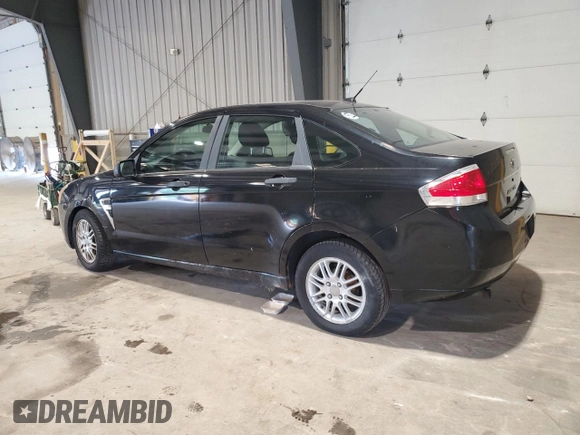 2008 Ford Focus SE z VIN 1FAHP35N98W121449, wystawiony jako Copart lot #60323735 z przebiegiem 83 990 mil mil oraz Czysty tytuł • Clean title. Historia ofert i sprzedaży dostępna na DreamBid. Obrazek 2.